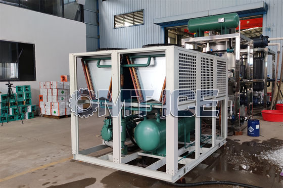 Machine de fabrication automatique de glace industrielle de 10 tonnes de poids de 1500 kg avec une capacité de stockage de glace de 10000 kg et refroidie à l'air