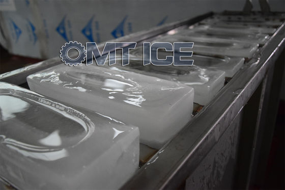 8 tonnes / 24 heures Machine de fabrication de blocs de glace refroidissement par eau économiser de l' espace pour les fruits de mer