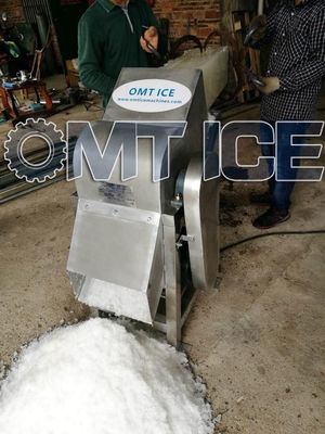 7.5KW Input Bloc de glace Crusher Machine anti-corrosion Facilité de nettoyage et d'entretien